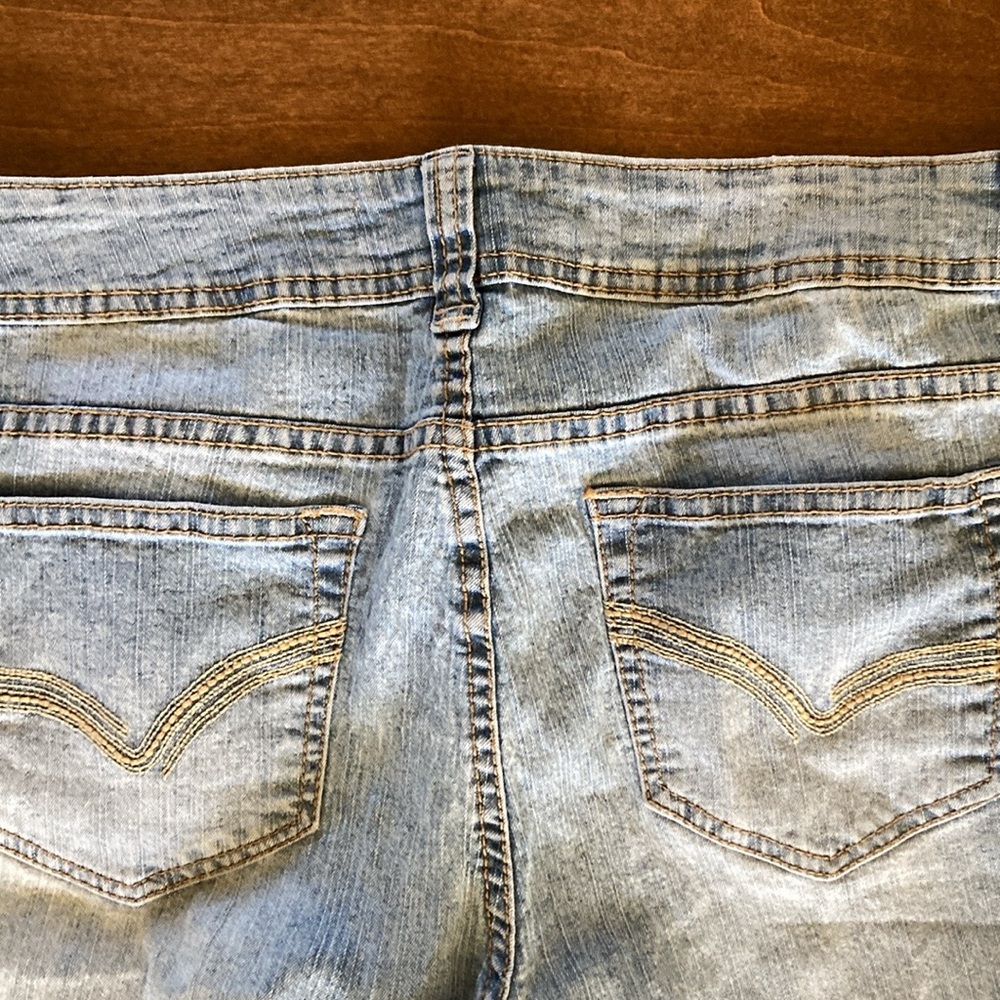 Stretchy Jeans - Picture 7 of 8